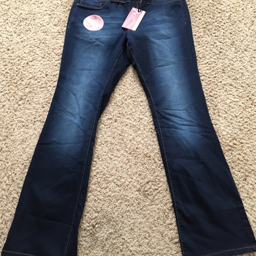Women’s size 12 Royalty For Me Jeans!